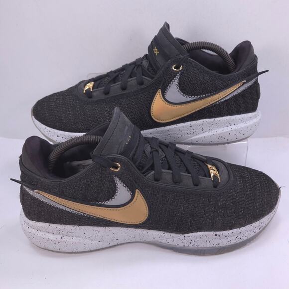 Nike LeBron 20 Athletic Lace Up Shoe Mens Size 9 DJ5423-003 Black